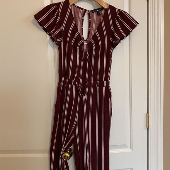 Maroon Striped Pant Suit Jumper, wide leg, ring gather Holiday Outfit medium - Picture 3 of 11
